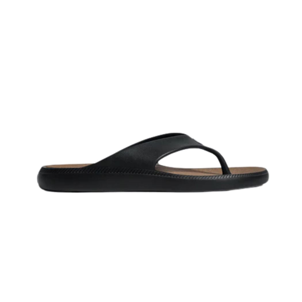 Cariuma Ibitu Thongs Black