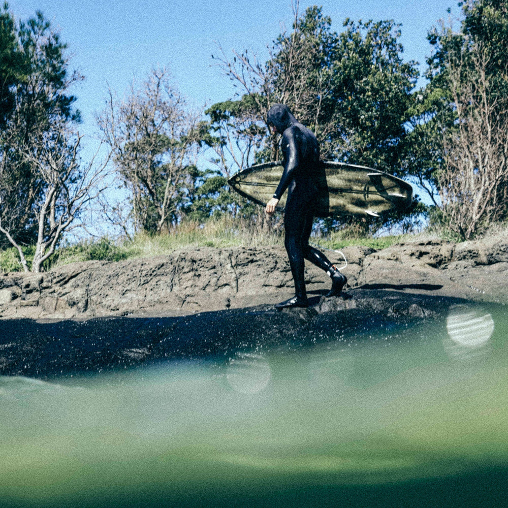 Ocean and Earth One Dry Seal Full Hood 3mm Black