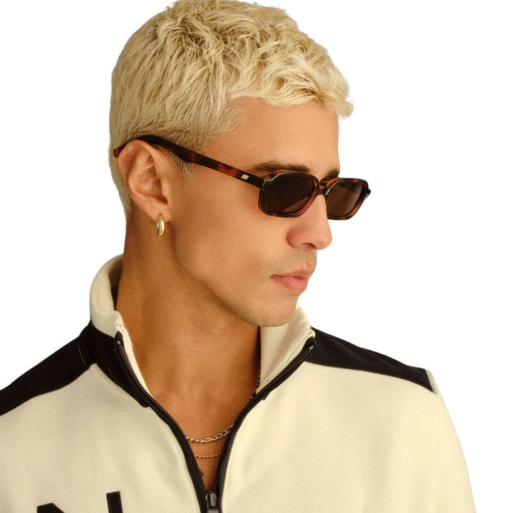 Le Specs Pilferer Toffee Tort