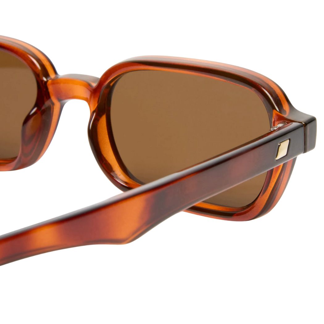 Le Specs Pilferer Toffee Tort
