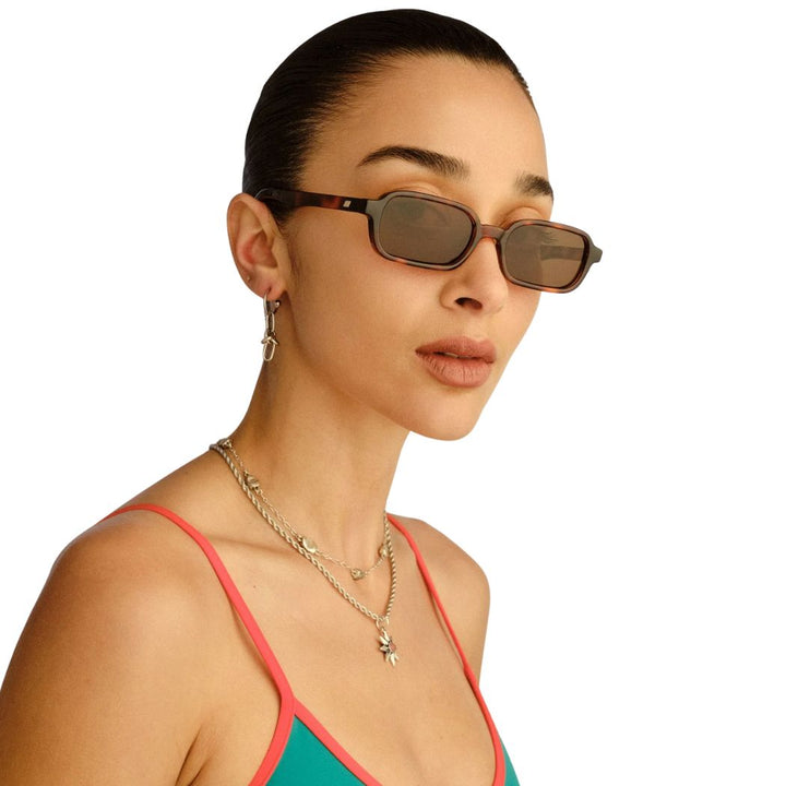 Le Specs Pilferer Toffee Tort