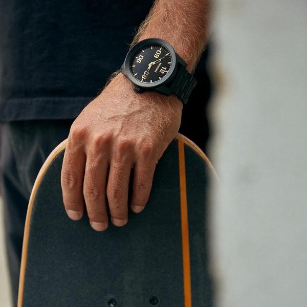 Nixon Corporal SS Matte Black Gold