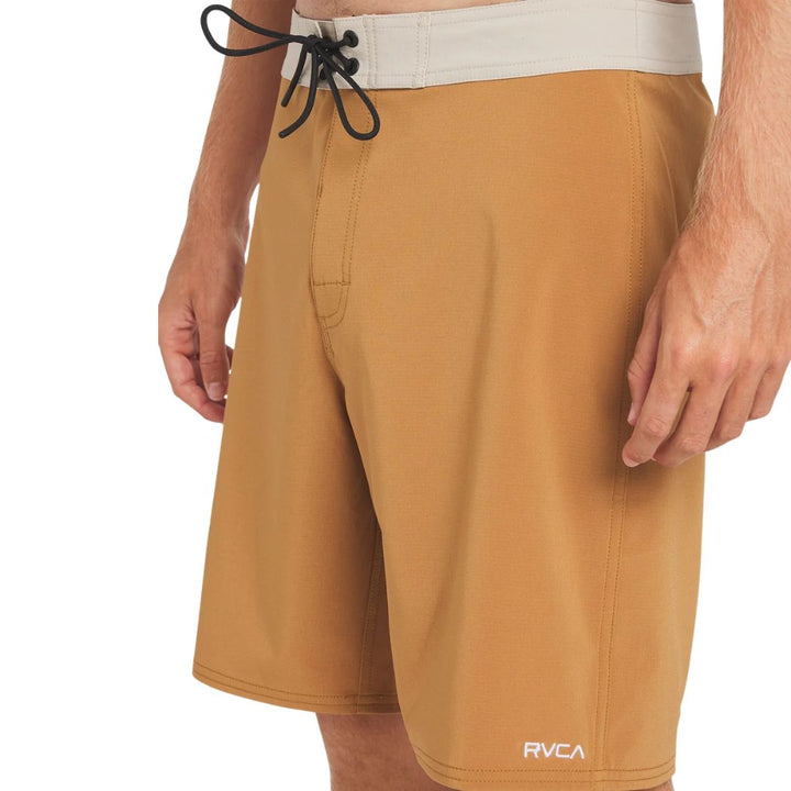 RVCA VA Trunk Solid Camel