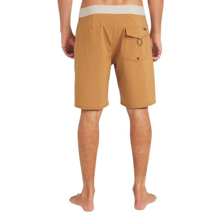 RVCA VA Trunk Solid Camel