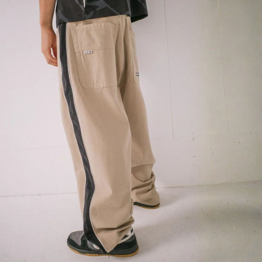 Rusty Flip Daddy Taped Pant Abbey Stone